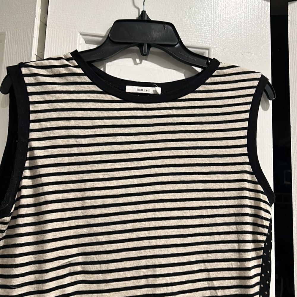 Bailey 44 Tank, Size Small - Picture 2 of 6